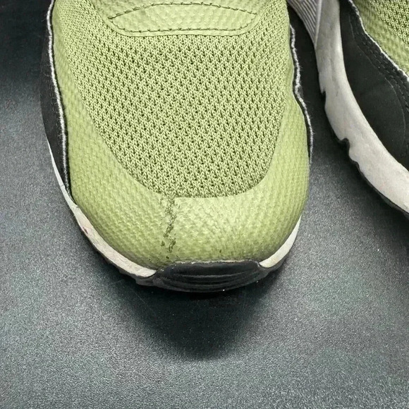 Men's Nike Air Max 90, Running Shoe, Green, Size Youth 4.5Y Womens Size 6 - Picture 8 of 8